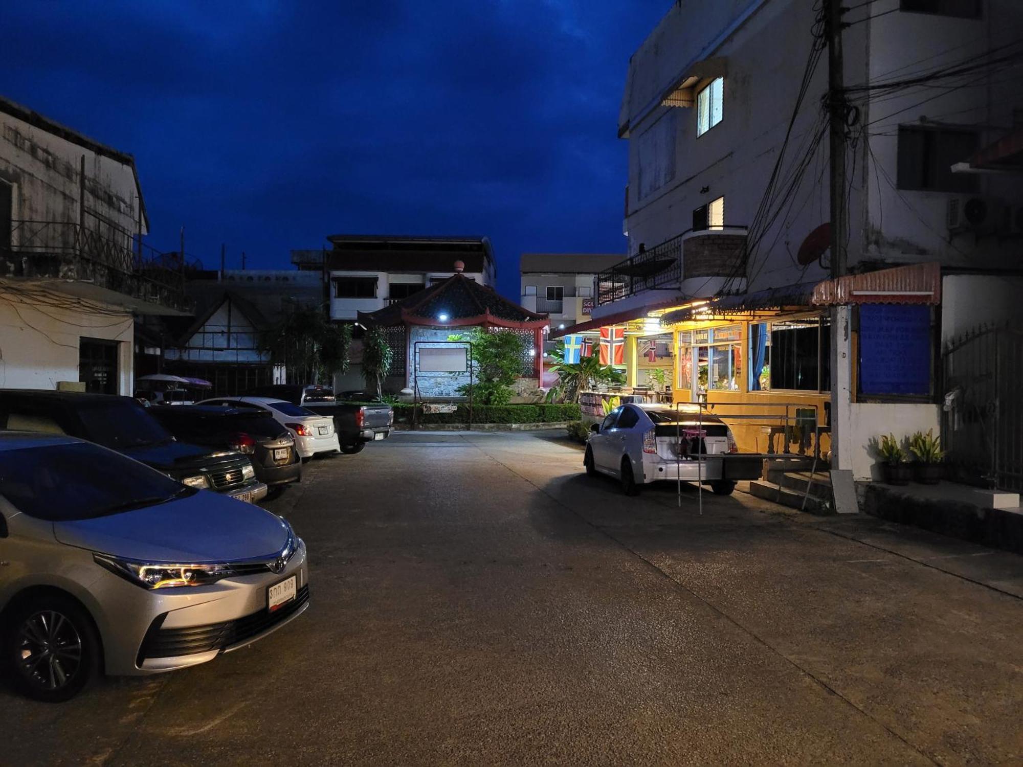 2 Vikings Guesthouse Karon エクステリア 写真